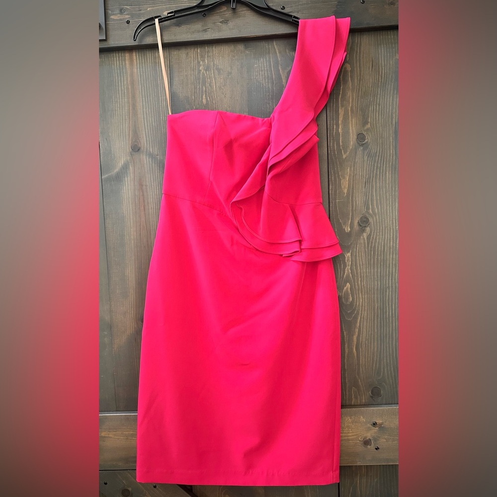 Laundry by Shelley Segal short elegant dress. Bundle 2 or more items for 20% off